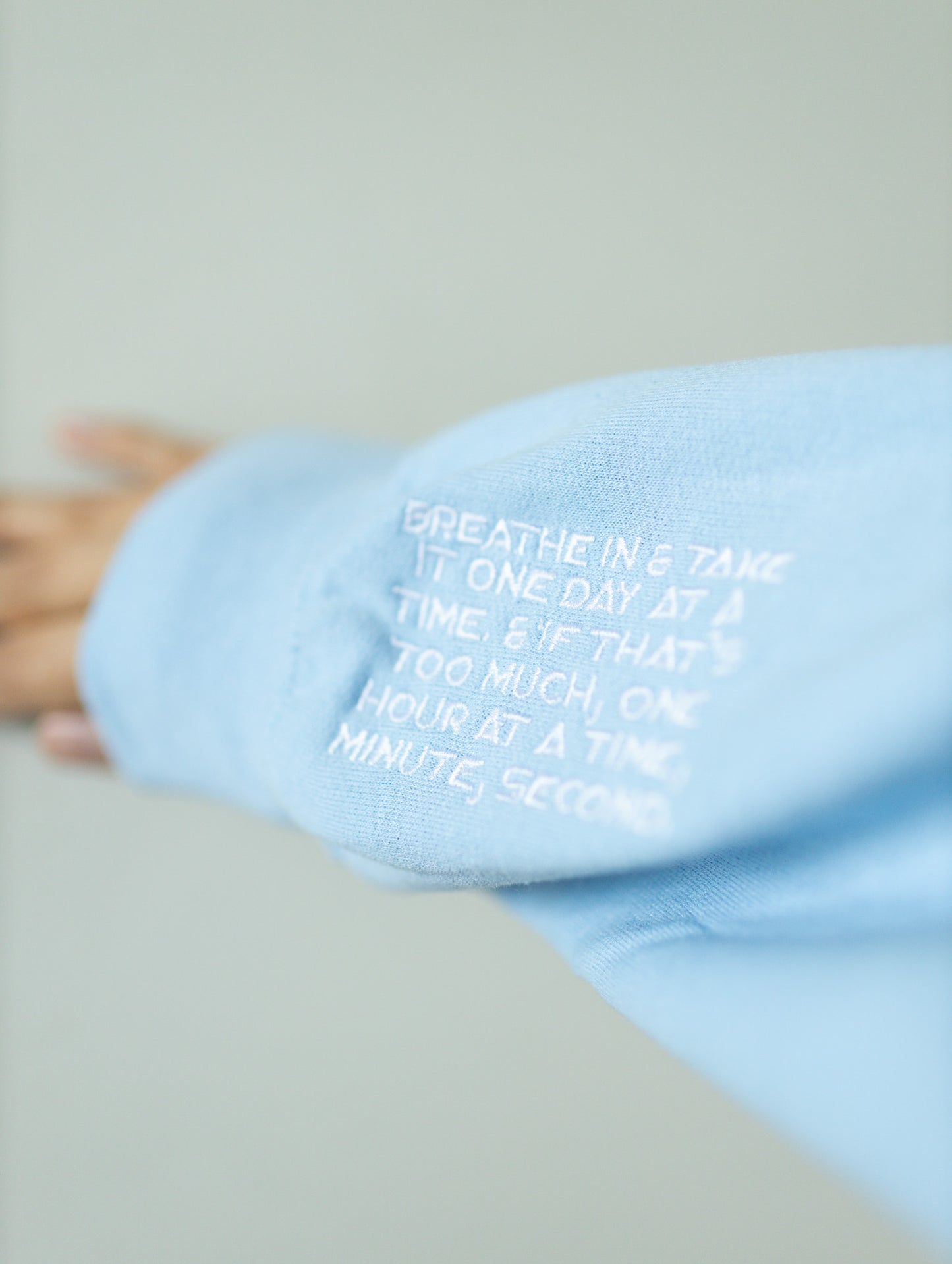 BREATHE CREWNECK